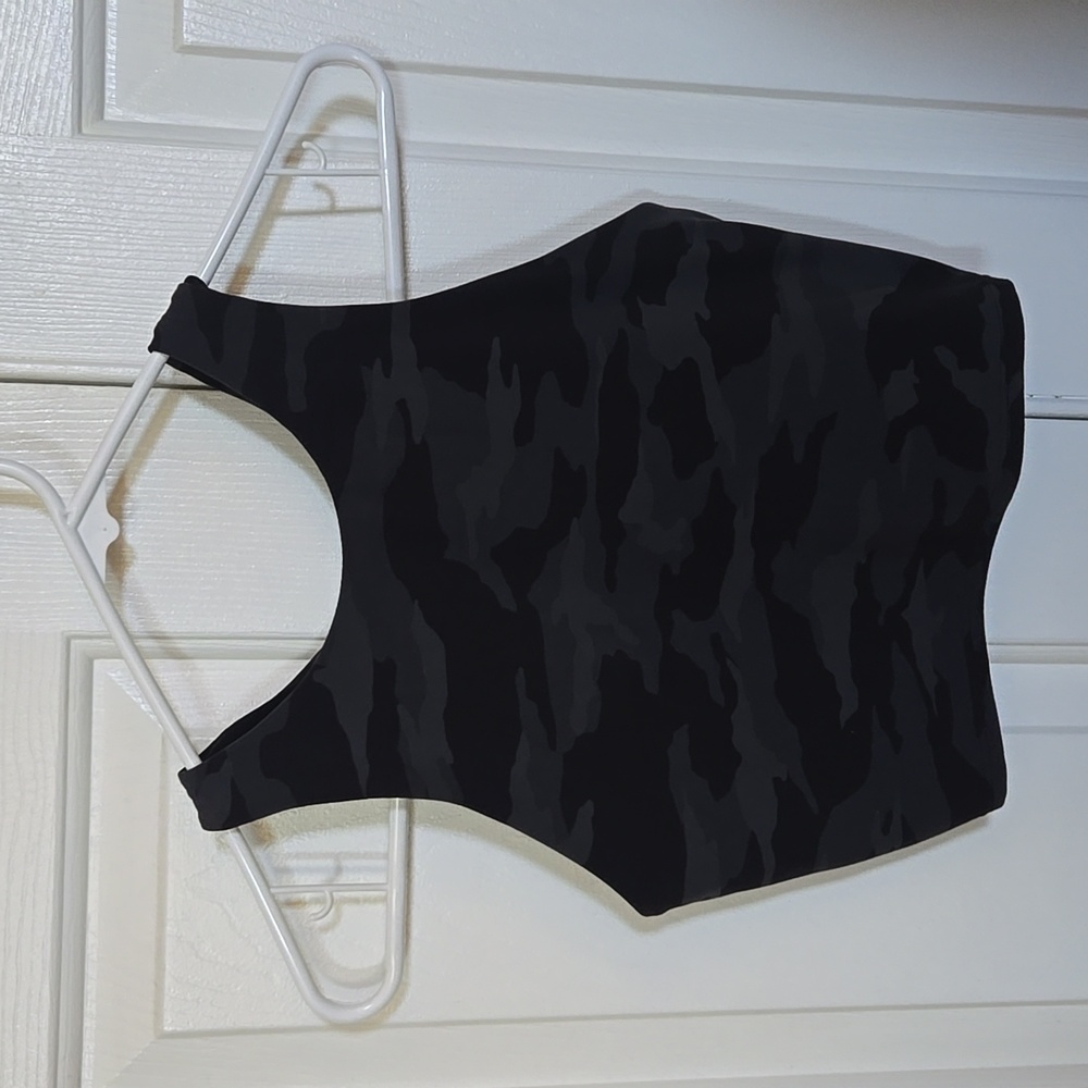 Athleta sports half tank camo top